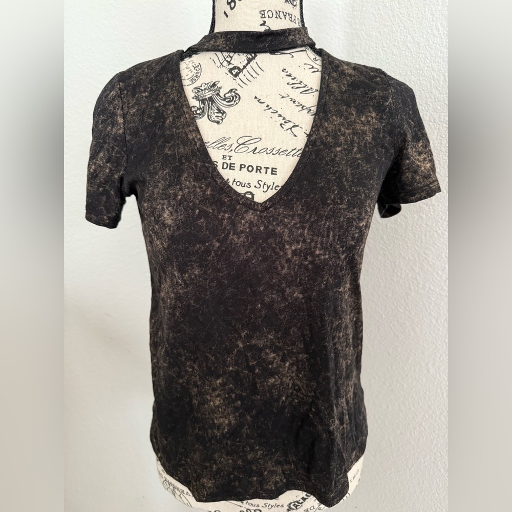 OOTD FASH Black and Brown V-Neck T-Shirt